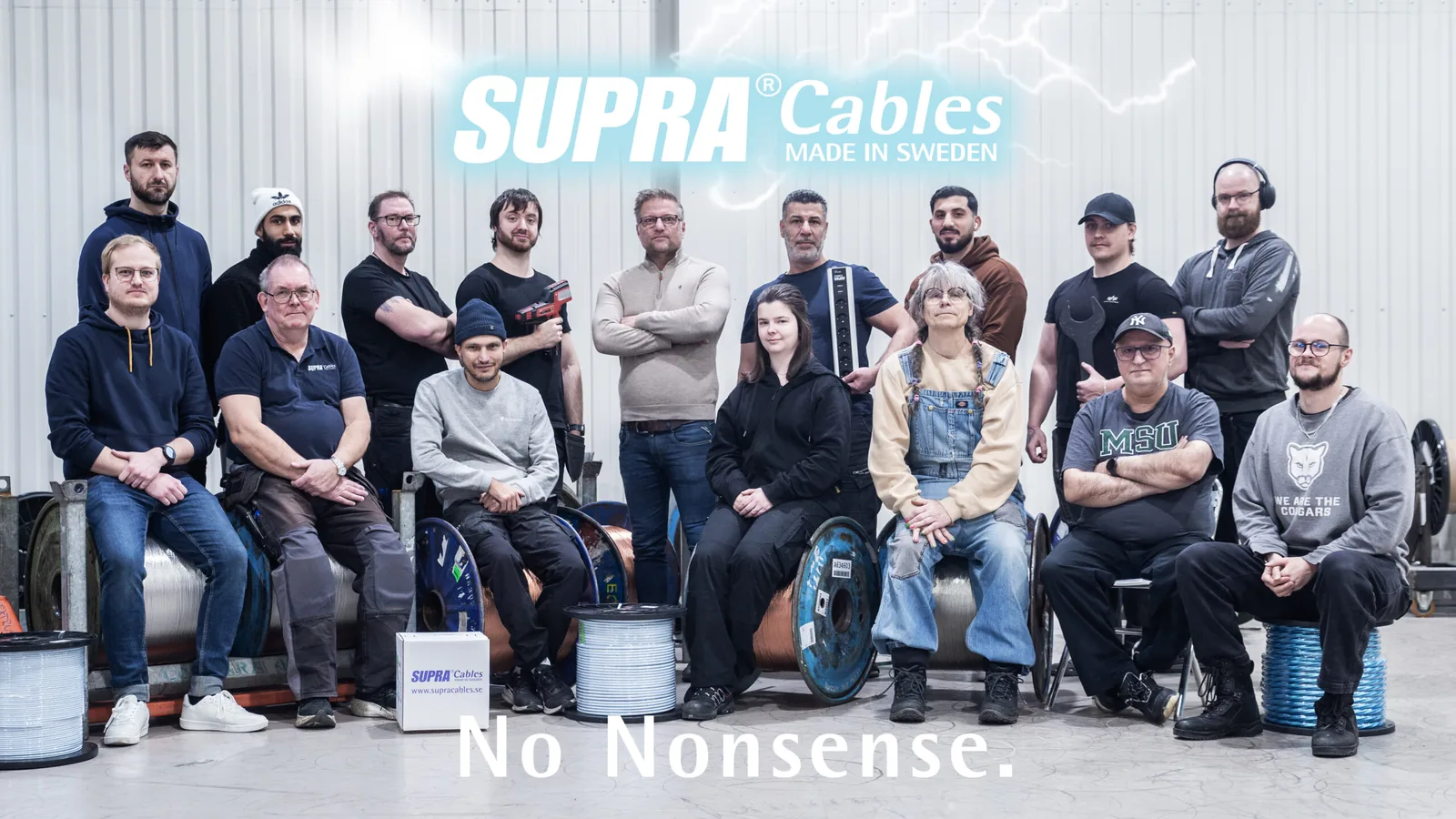Equipe da fábrica da Supra Cables, na Suécia